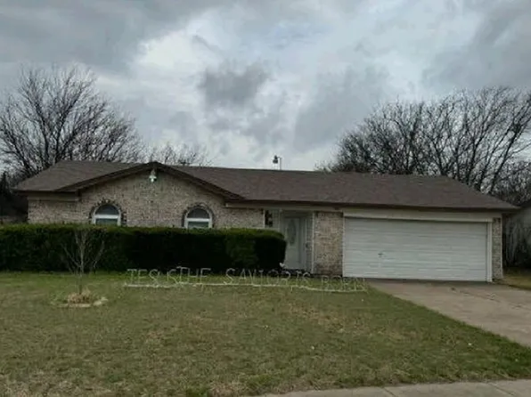 331 Springwillow Rd, Burleson, TX 76028