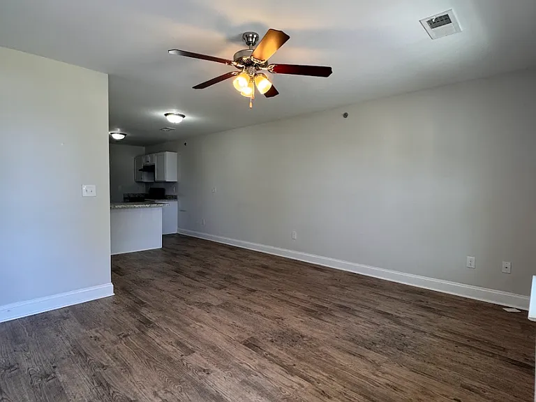 200 Walnut Hill Dr #D — Photo 4