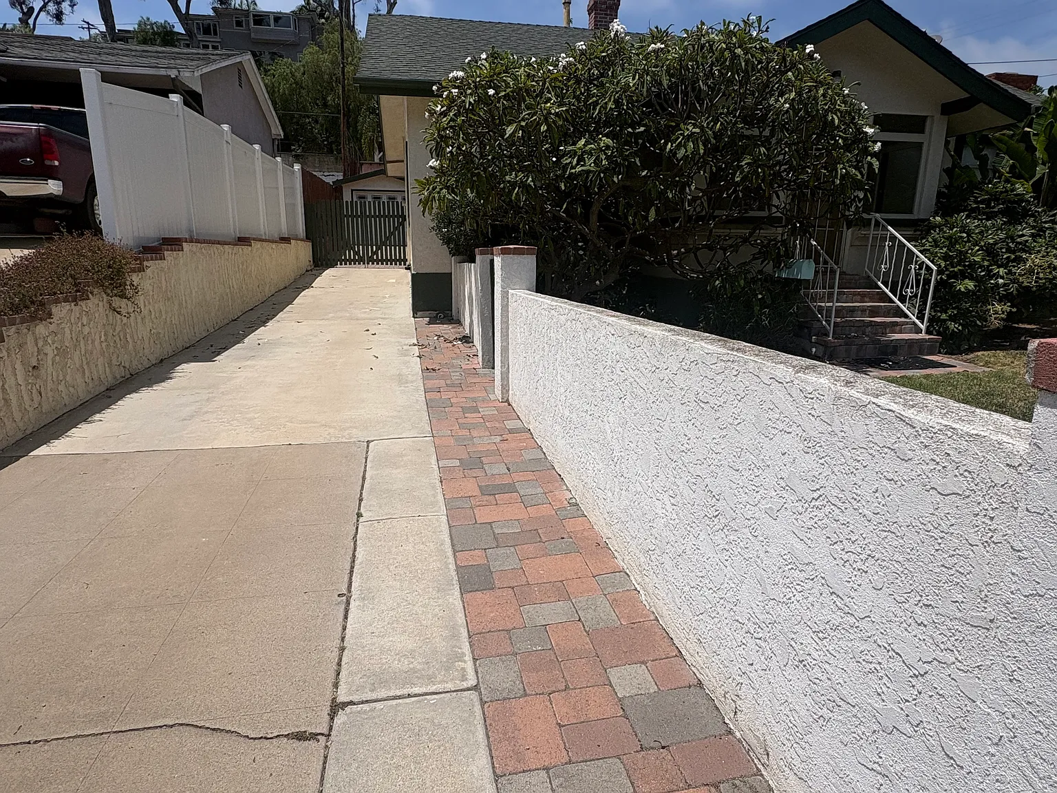 2220 Rosecrans St — Photo 3