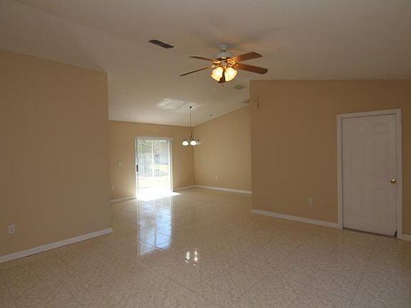 4th image of 747 Cockatoo Ct