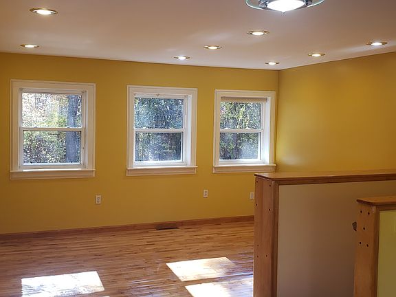 Livingroom from other side.