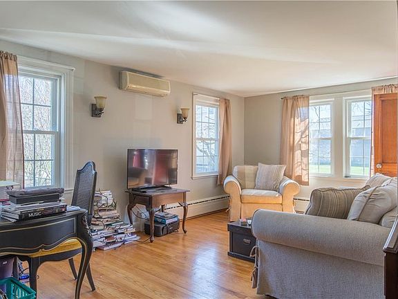 3rd image of 46-48 Lyon Ave