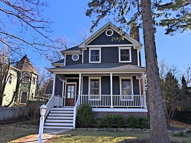 1st image of 221 Broadway St