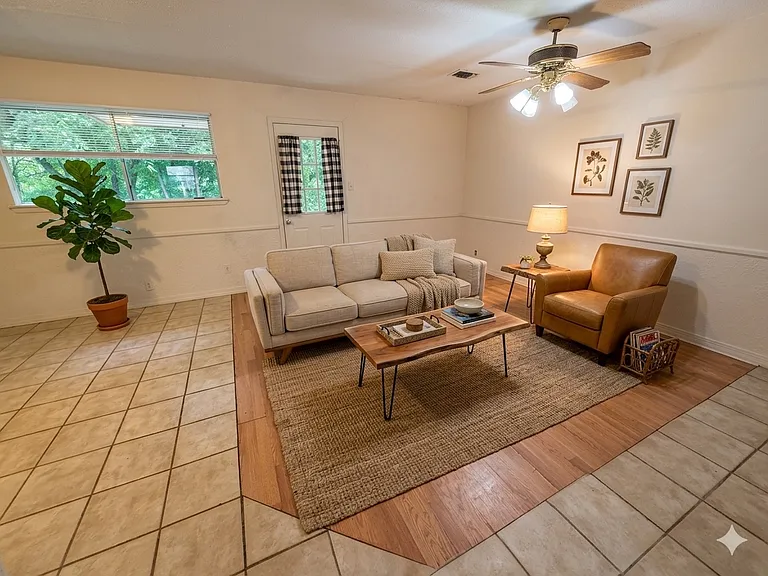 1238 Carla St — Photo 4
