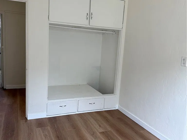 1133 S Van Ness Ave — Photo 14