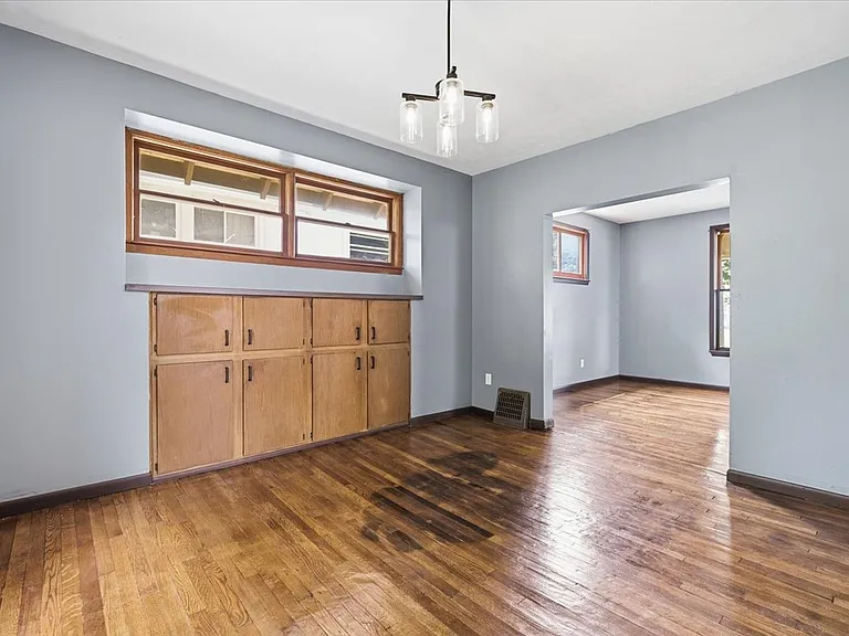142 Western Ave — Photo 4