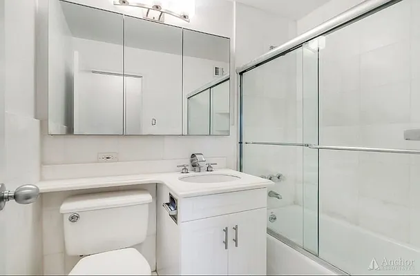 Rented by Anchor Associates | media 18