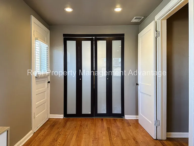 781 Camden — Photo 14