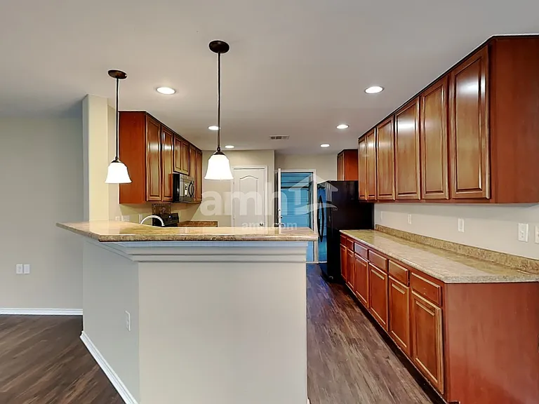 8905 Norwich Castle Dr — Photo 3