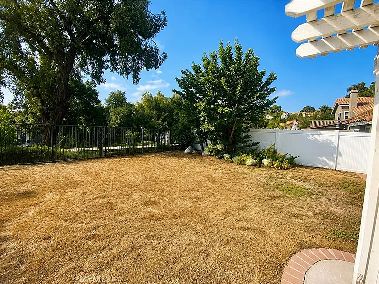 15583 Oak Springs Rd — Photo 49