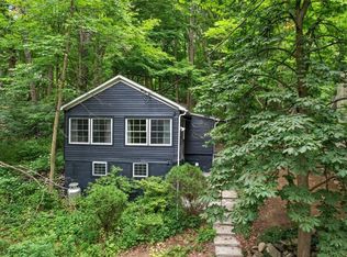 24 Paradise Hl, Highland Mills, NY 10930