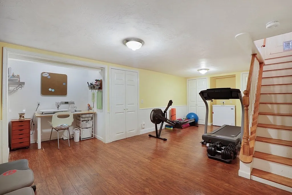 3 bed, 2338 sqft, $3,700 — Photo 4