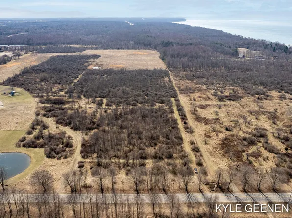 6878/6880 Wiley Rd, Fennville, MI 49408