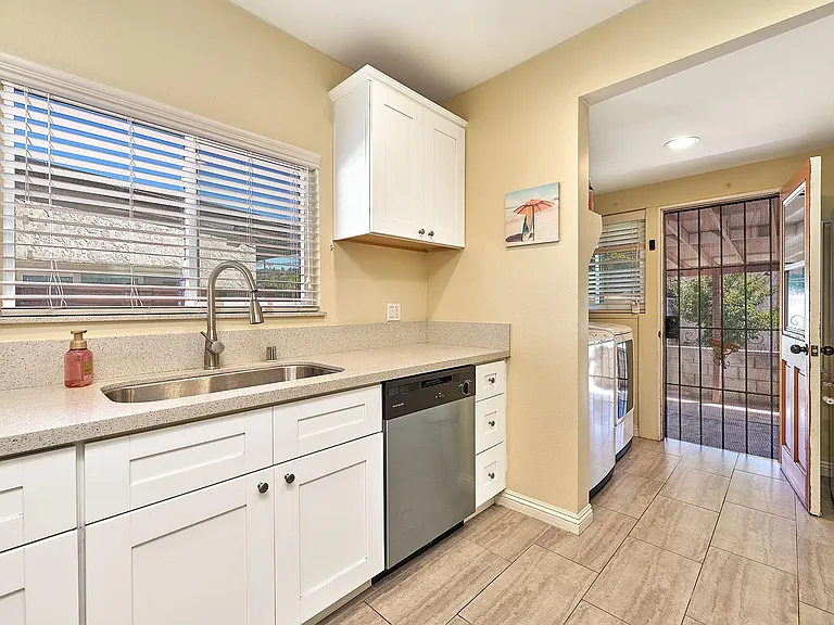 2837 W Avenue 33 — Photo 19