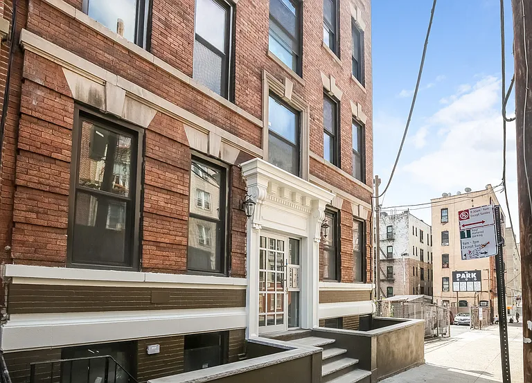 2482 Tiebout Ave #3S — Photo 7