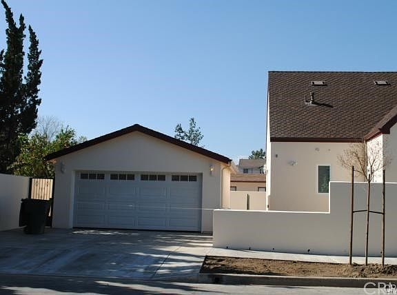 3rd image of 602 W Naomi Ave