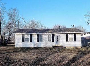 906 S Pine St, Nowata, OK 74048