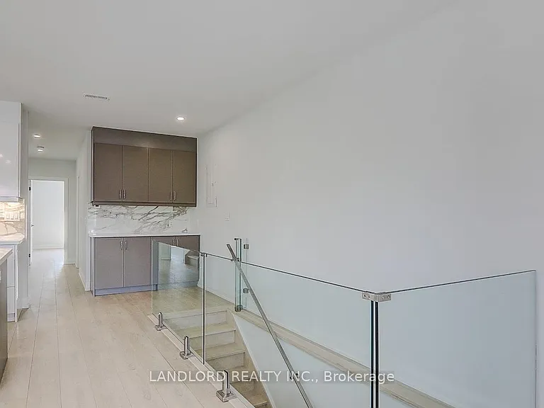 115 Livingstone Ave #UPPER — Photo 14