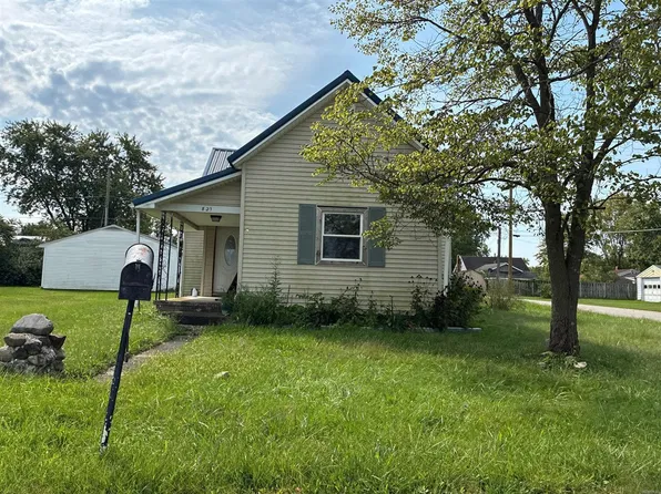 821 W Chestnut St, Hartford City, IN 47348