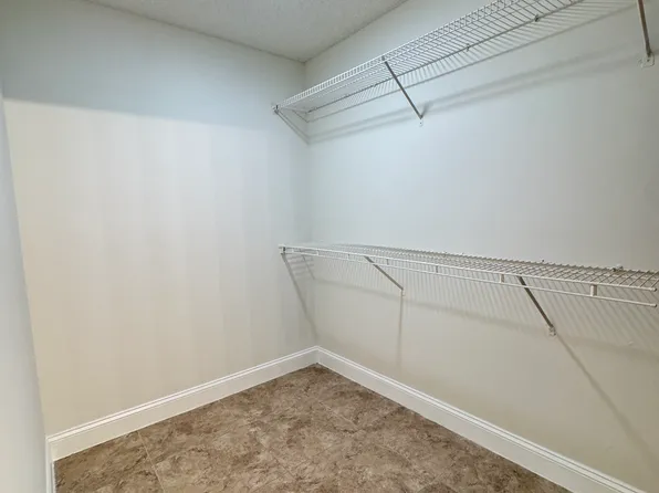 Oakwood Apartments, 1979-1989-1999 NW 4th Ave #1999-C, Boca Raton, FL 33432