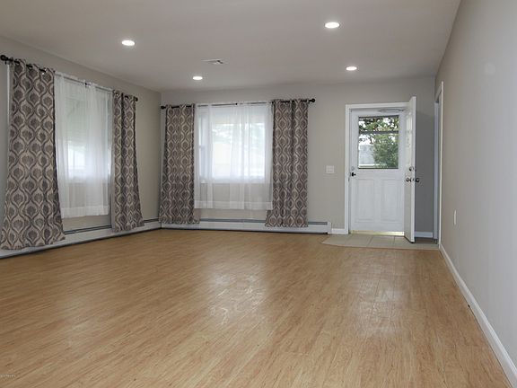 2nd image of 29 Purnell St