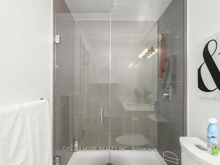 609 Avenue Rd #306 — Photo 4