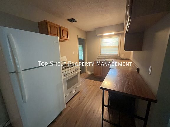 3rd image of 3902 38th St