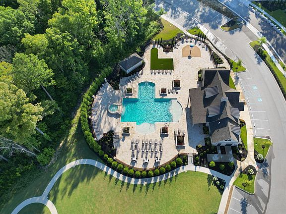5th image of 7030 Chesterton Way