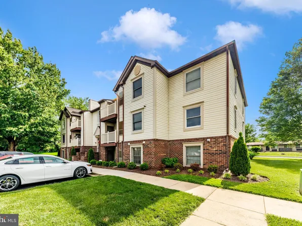802 Stratford Way APT L, Frederick, MD 21701