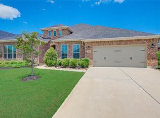330 Round Lake Dr, Rosenberg, TX 77469