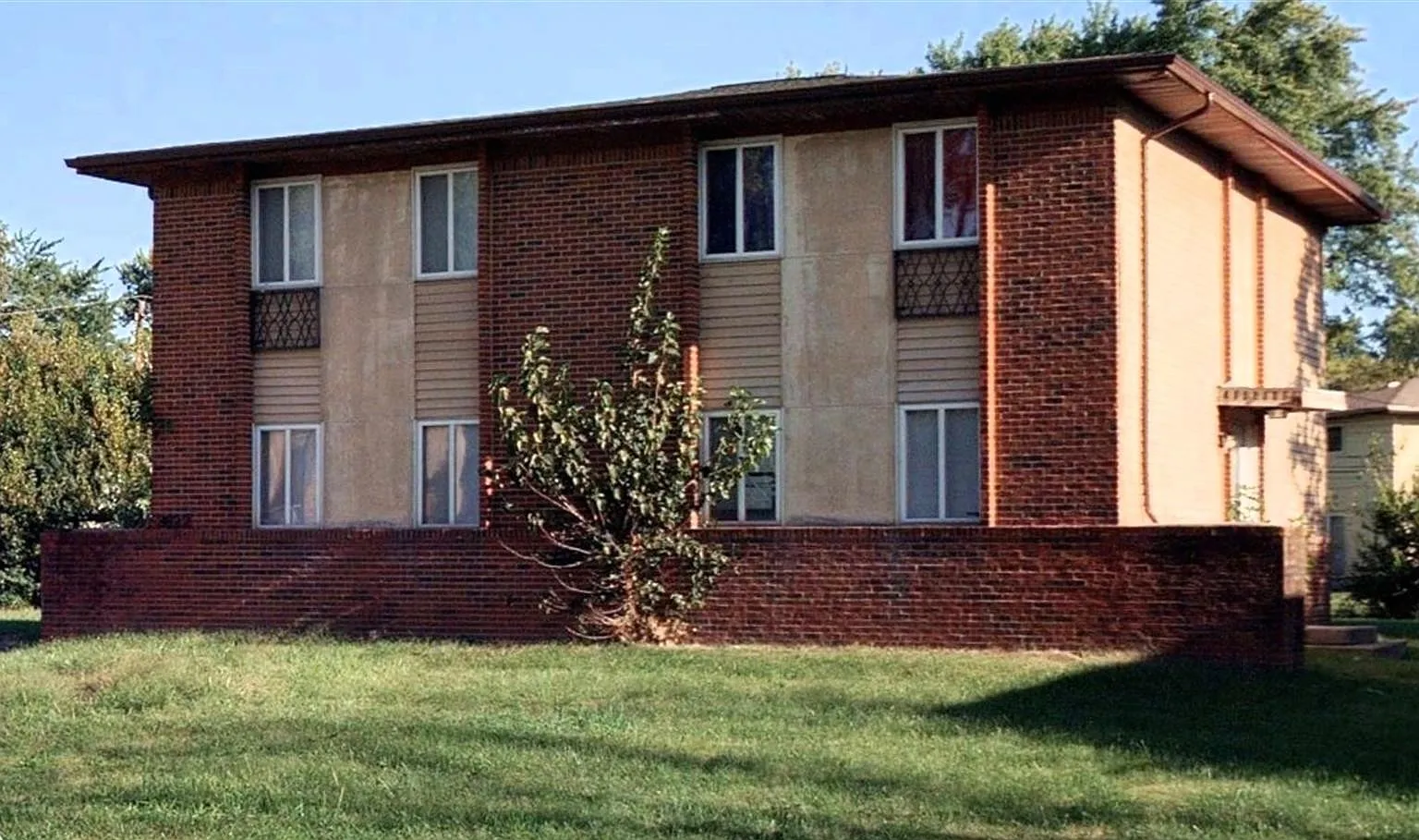 3 bed, 1.5 bath, $1,295 — Photo 1