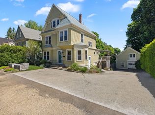 208 May St, Worcester, MA 01602