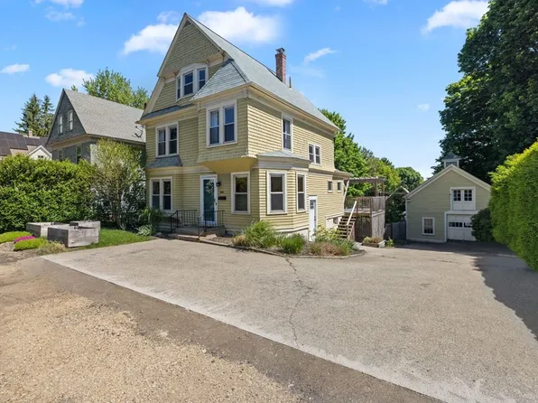 208 May St, Worcester, MA 01602