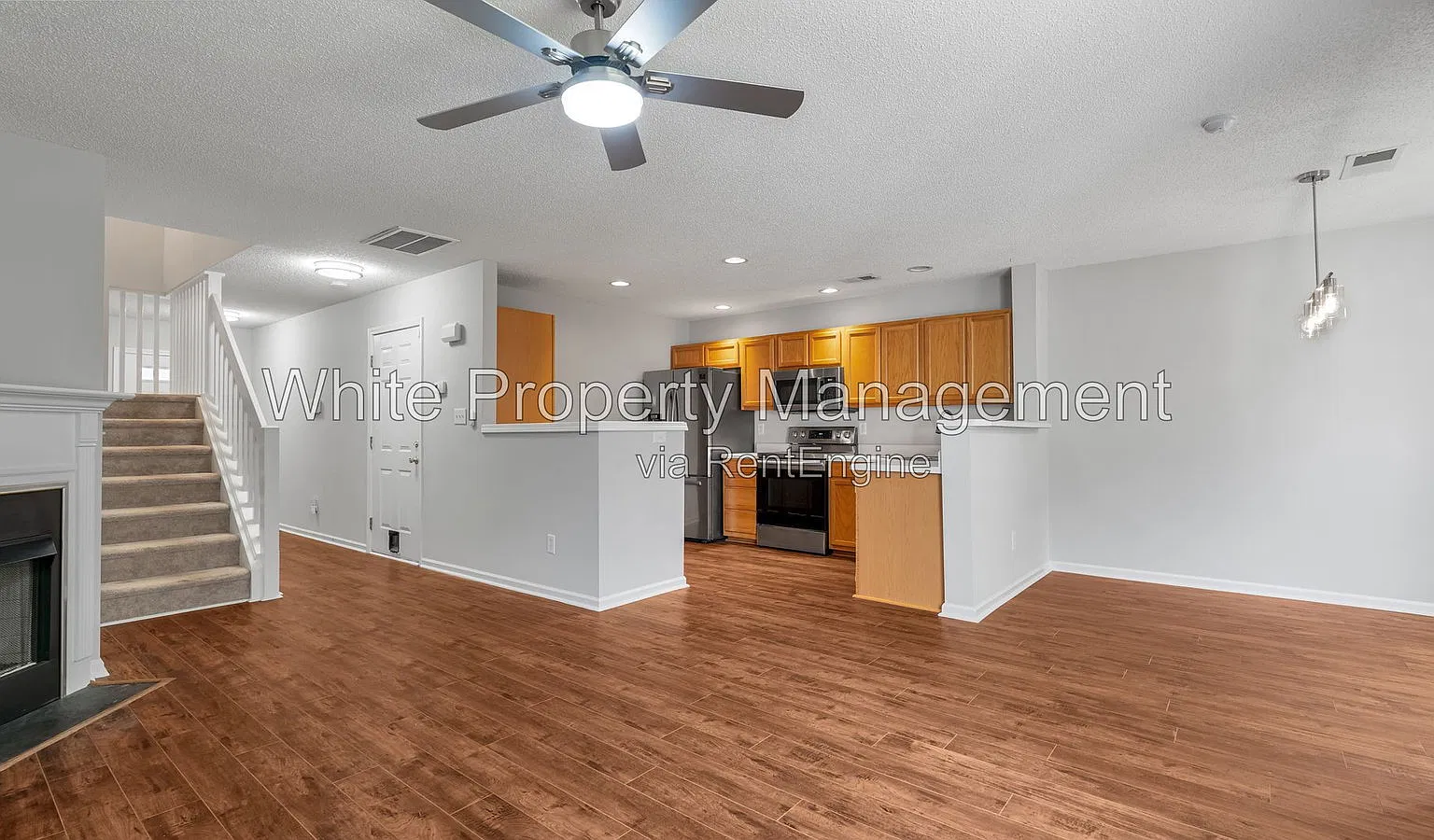 2 bed, 2.5 bath, 1427 sqft, $1,945 — Photo 3