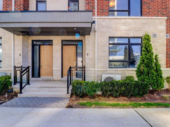 9 Gandhi Ln, Markham, ON L3T 0G4