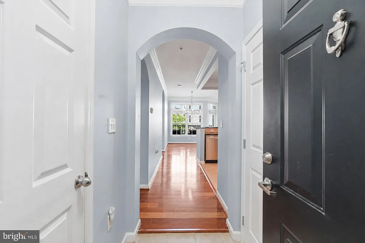 Building Photo - 507 Sunset View Ter SE #206