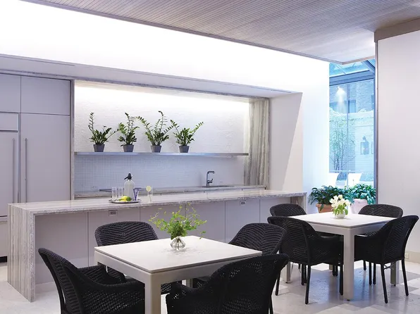 320 West 38th Street image 7 of 13