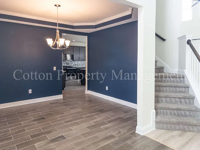 7445 Darius Dr — Photo 15