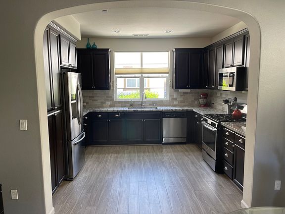 Kitchen (First Floor)