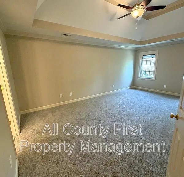 2438 Kings Arms Dr NE — Photo 27