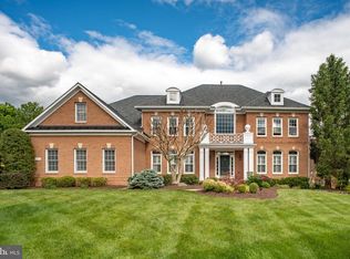2939 Fox Mill Manor Dr, Oakton, VA 22124