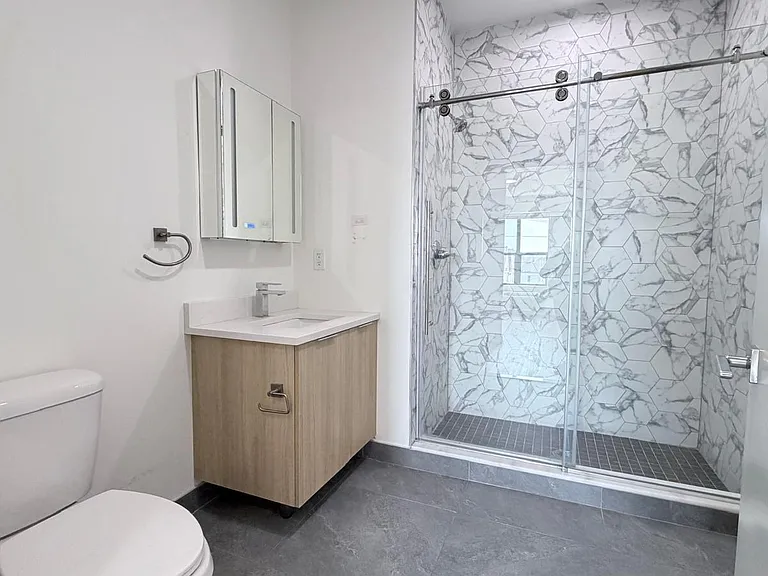 176 W 7th St #312E — Photo 10