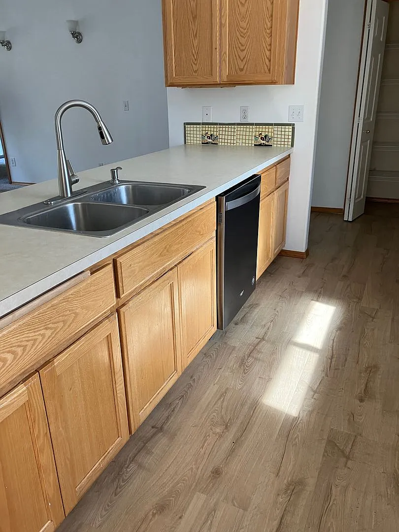 Single Level Home on a Rural Setting — Photo 4
