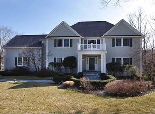 2 Woodbridge Ct, Chappaqua, NY 10514