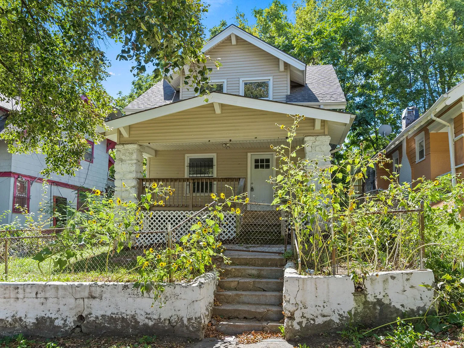 3 bed, 1200 sqft, $1,450 — Photo 1