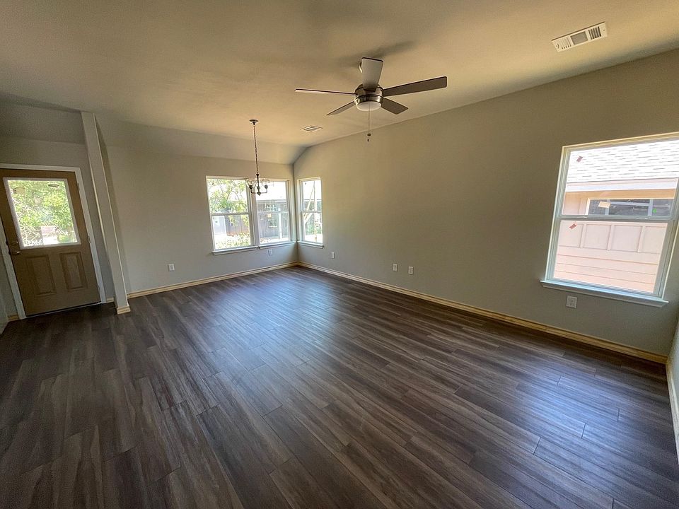 2nd image of 312 Oakhill