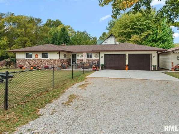 7 Washington Ct, Edinburg, IL 62531