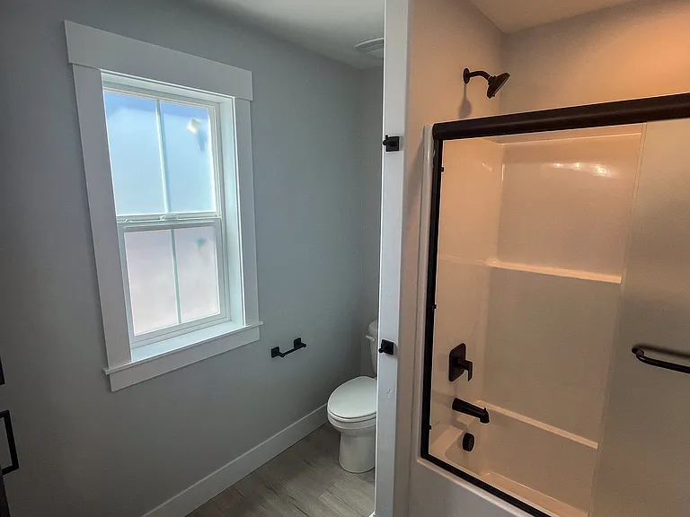 1204 W Dairy Farm Ln — Photo 9