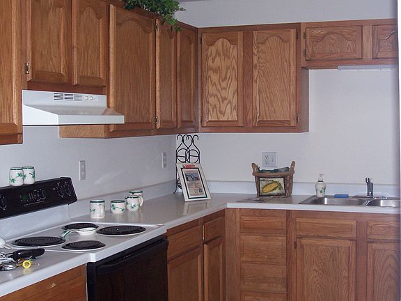 2nd image of 8908 Fox Glove Way