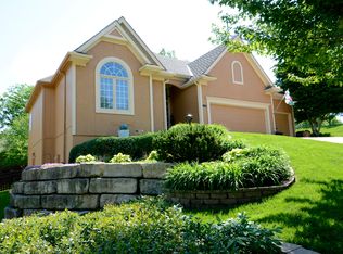 12523 Bradshaw St, Overland Park, KS 66213